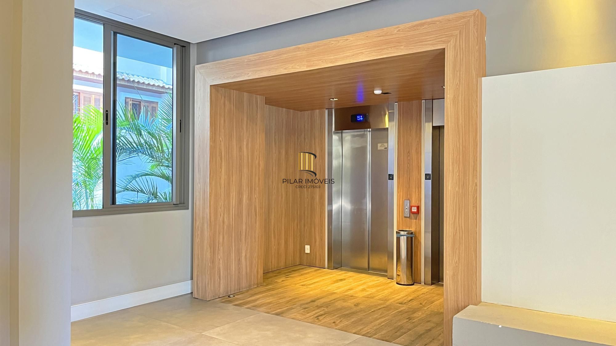 Apartamento NOVO, 100% mobiliado, com 149,84m² de área privativa, 3 suítes e 2 vagas de garagem.