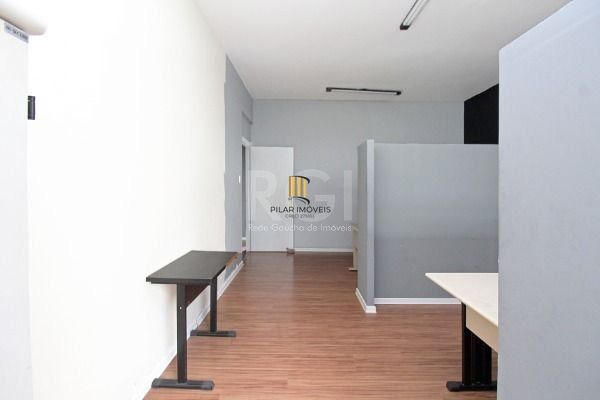 Conjunto/Sala em Porto Alegre, no bairro Centro Histórico, à venda.