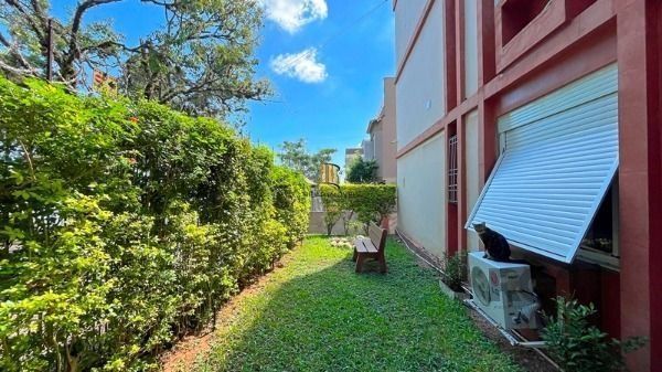 Apartamento em Porto Alegre, no bairro Medianeira, com 3 dormitório(s), e 3 banh