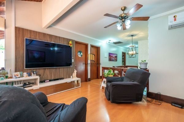 Residência com 4 dormitórios á venda no Bairro Jardim Izabel.