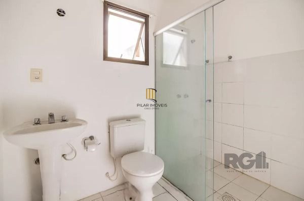 Apartamento em Porto Alegre, no bairro Medianeira, com 2 dormitório(s), e 2 banh