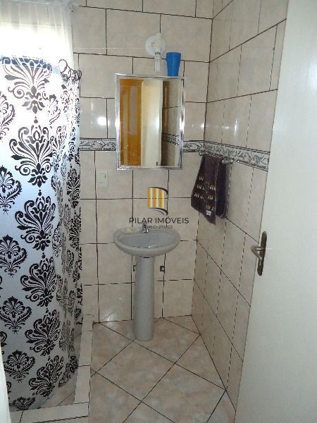 Casa Condominio para Venda - 235m², 3 dormitórios, sendo 1 suites, 2 vagas - Gua