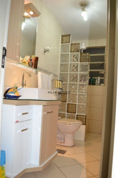 Apartamento em Porto Alegre, no bairro Cidade Baixa, com 2 dormitório(s), e 2 ba