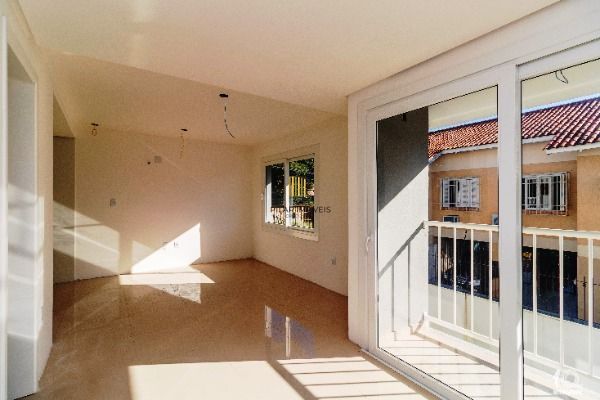 Casa Condominio para Venda - 115m², 2 dormitórios, sendo 1 suites, 2 vagas - Tri