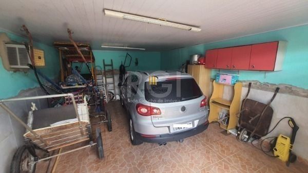 Casa para Venda - 220m², 4 dormitórios, 3 vagas - Restinga