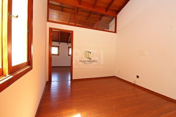 Casa em Porto Alegre, no bairro Aberta Dos Morros, com 3 dormitório(s), e 3 banh