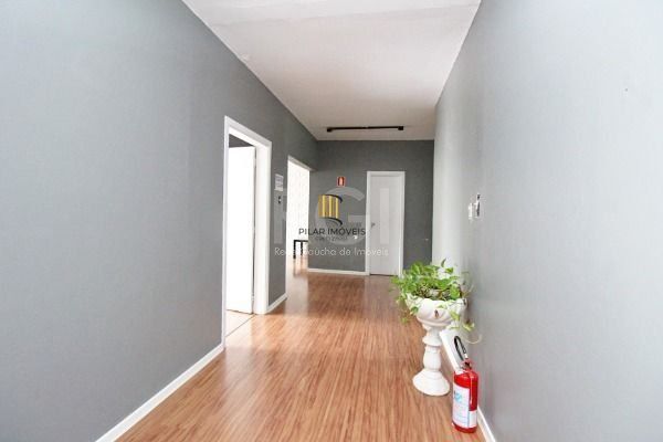 Conjunto/Sala em Porto Alegre, no bairro Centro Histórico, à venda.