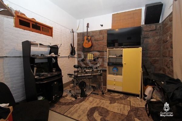 Casa para Venda - 1700m², 3 dormitórios, sendo 1 suites, 2 vagas - Vila Nova