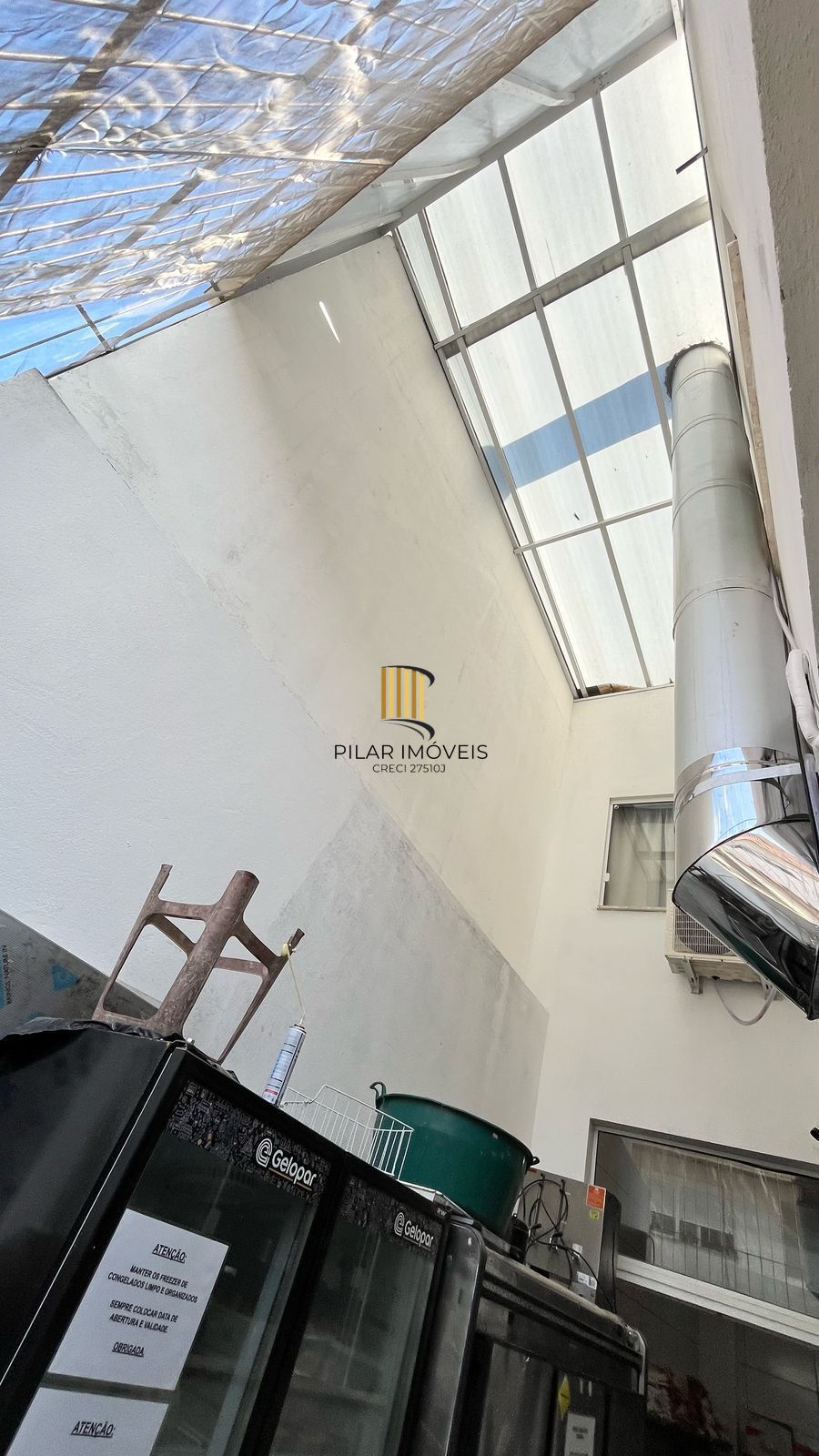 Excelente loja a venda bairro Tristeza, com 202m2. Aceita dação.