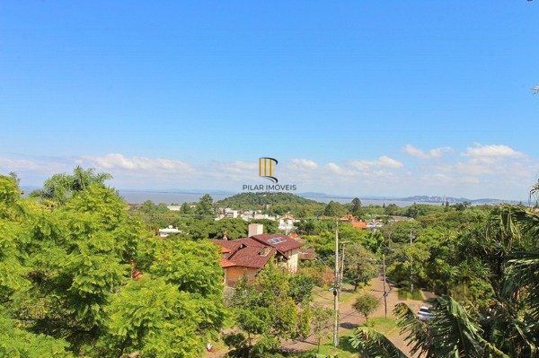 Casa em Porto Alegre, no bairro Jardim Isabel, com 3 dormitório(s), e 3 banheiro