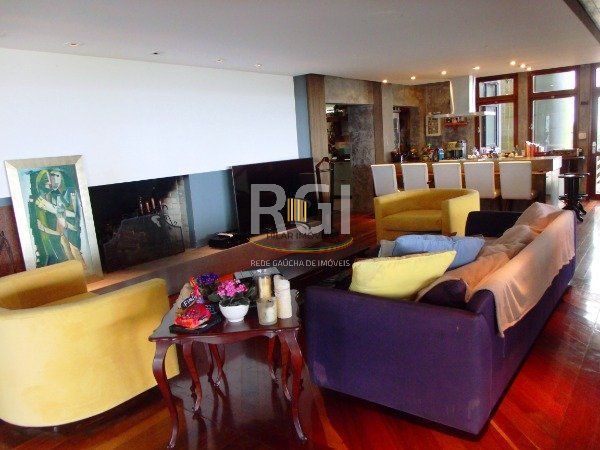 Casa para Venda - 700m², 4 dormitórios, sendo 4 suites, 6 vagas - Vila Conceição