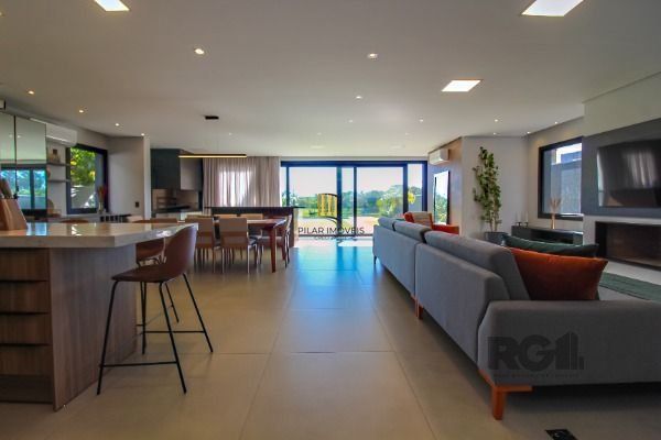 Casa em Condominio no Terra Ville, com 4 dormitório(s), e 4 suítes, à venda.