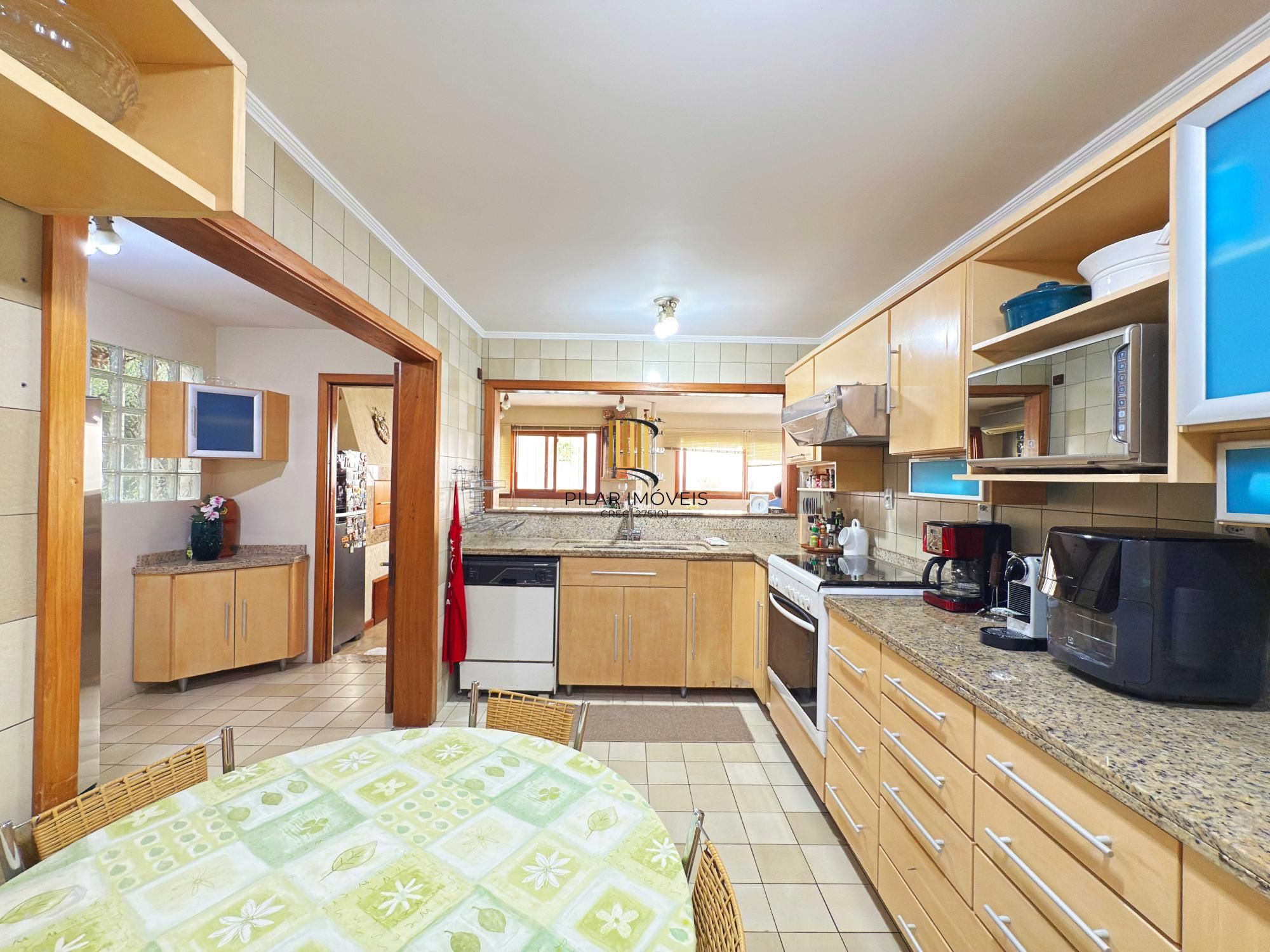 Casa 3 dormitórios no bairro Ipanema