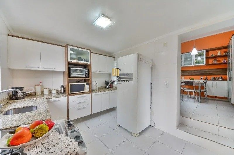 Casa à venda com 280m² | 3 dormitórios | 1 suíte | 2 vagas | Ipanema – Porto Alegre