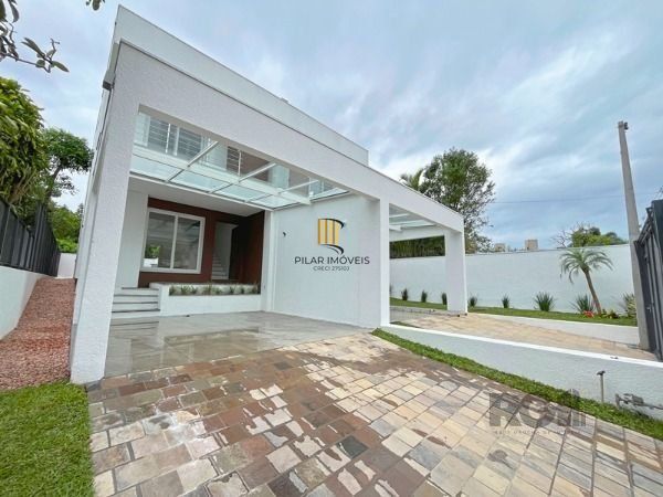 Casa em Porto Alegre, no bairro Vila Conceição, com 3 dormitório(s), à venda.