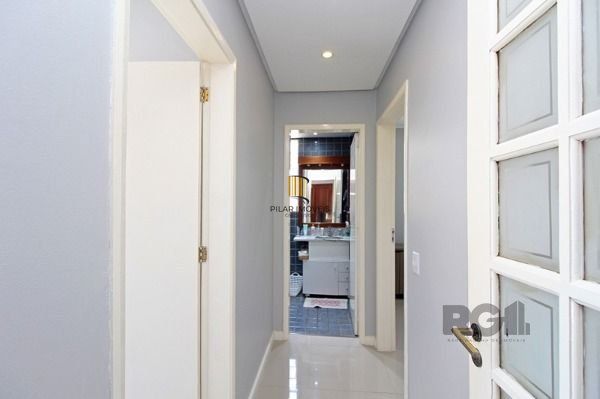 Apartamento em Porto Alegre, no bairro Medianeira, com 3 dormitório(s), e 3 banh