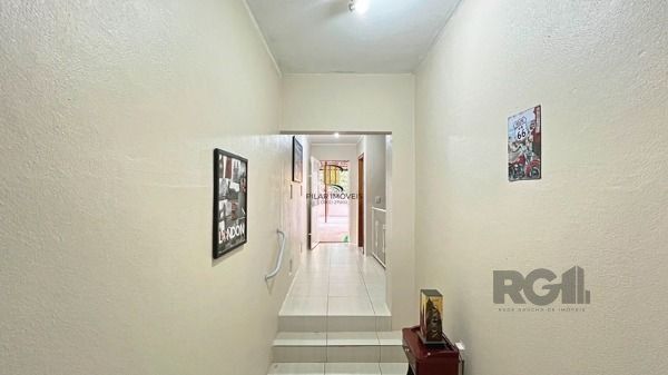 Casa para Venda - 240m², 4 dormitórios, 3 vagas - Nonoai