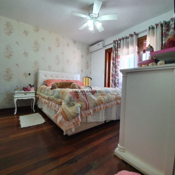 Residência c/ 185m², 3 dormitórios, sendo 1 suites, 2 vagas - Bahamas