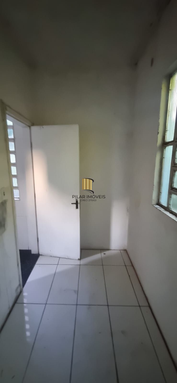 Ótimo terreno com casa em localização privilegiada no bairro.