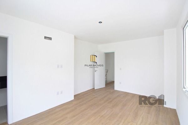 Casa em Porto Alegre, no bairro Vila Conceição, com 3 dormitório(s), à venda.