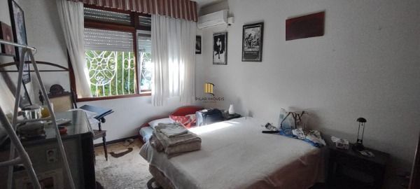 Casa em Porto Alegre, no bairro Jardim Isabel, com 5 dormitório(s), e 5 banheiro