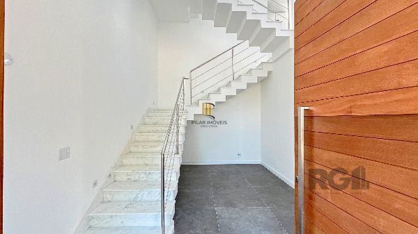 Casa Condominio em Porto Alegre, no bairro Hípica, com 3 dormitório(s), e 3 banh