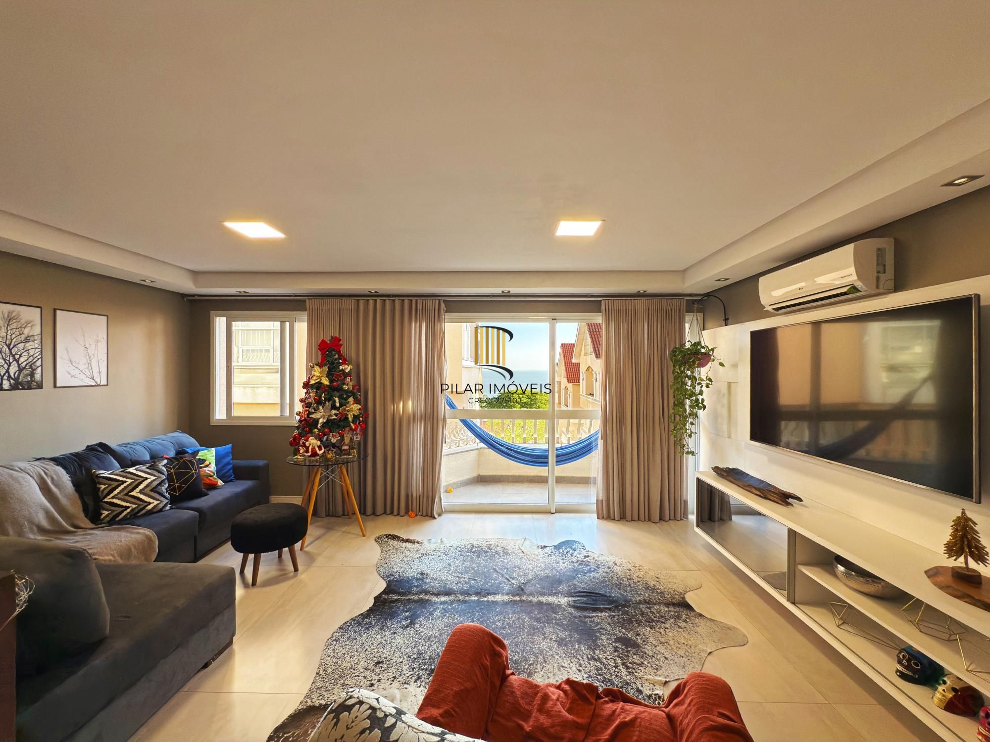 Casa de Condomínio 3 dormitórios no bairro Pedra Redonda