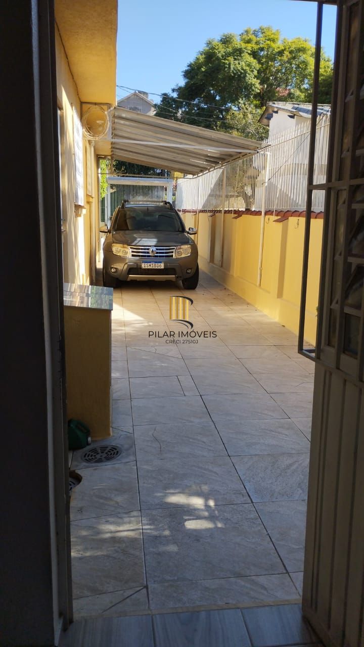 Ótima casa com 4 dormitórios no bairro Partenon.