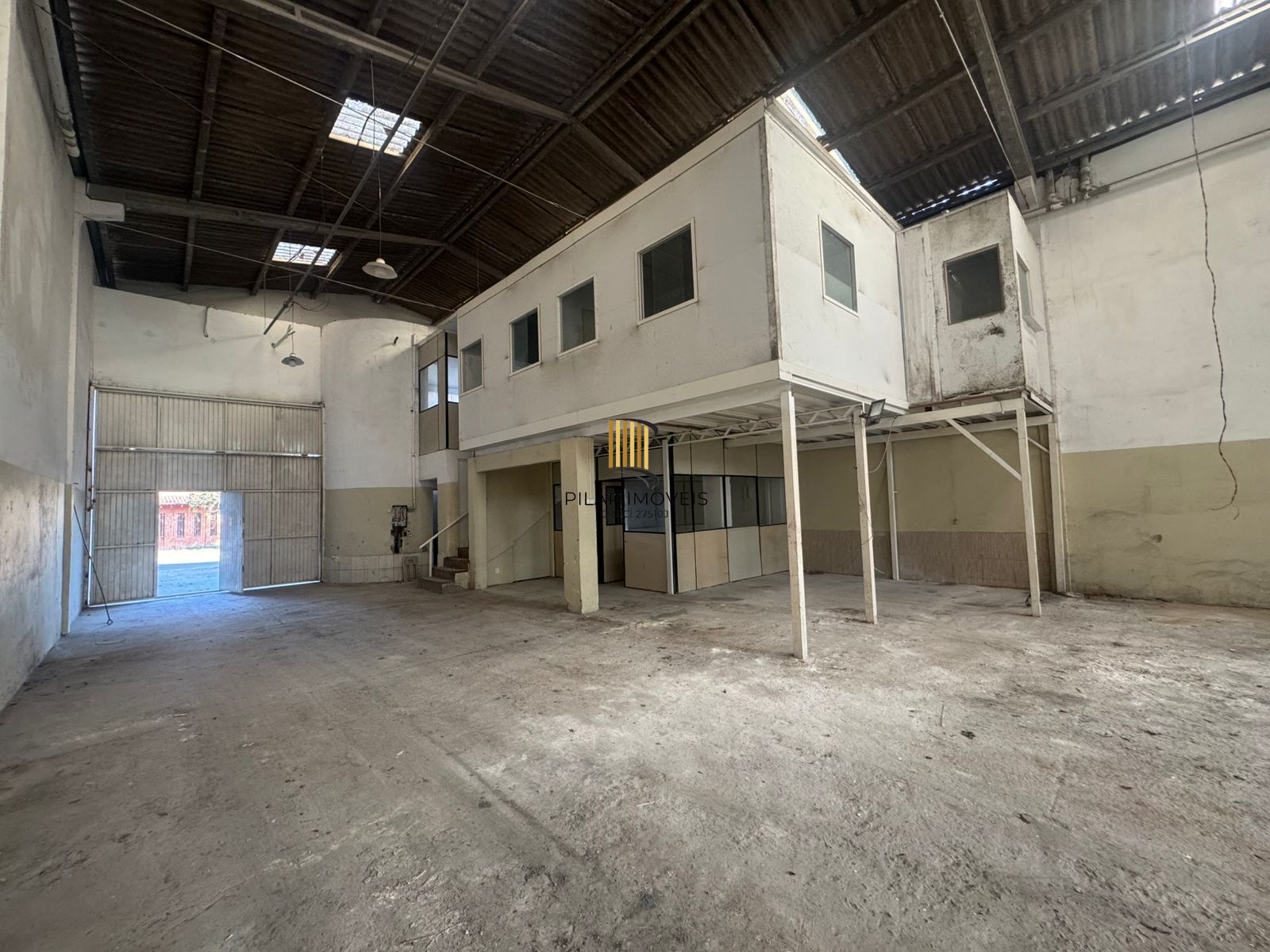 Oportunidade - Pavilhão na Vila Nova - 100m da Av. Vicente Monteggia- 550m² priv