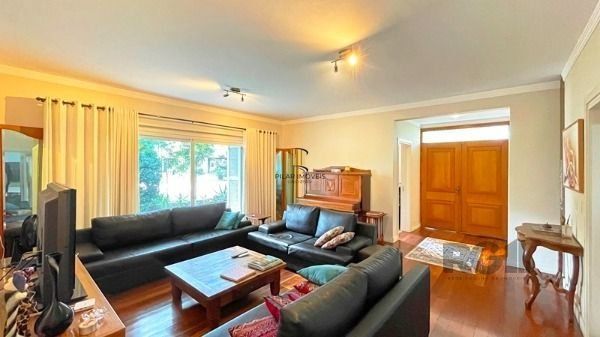 Casa em Porto Alegre, no bairro Ipanema, e 0 banheiros, à venda.