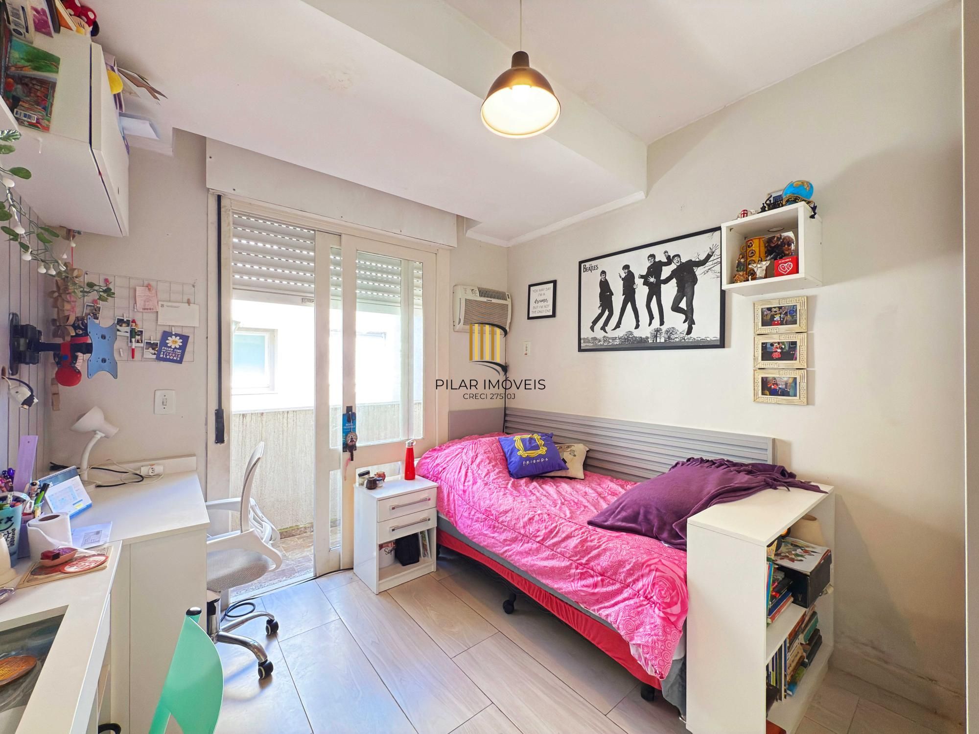 Triplex 4 dormitórios no bairro Pedra Redonda