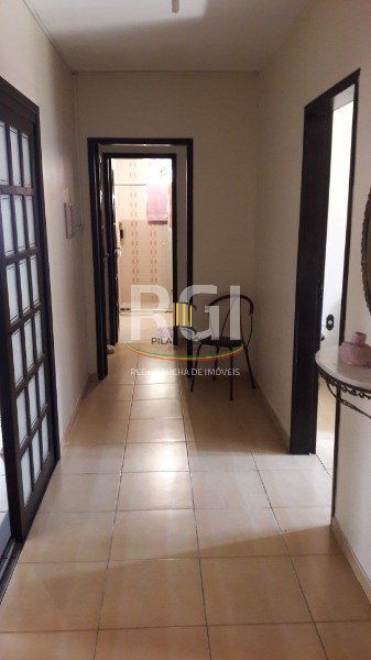 Casa para Venda - 190m², 3 dormitórios, sendo 1 suites, 2 vagas - Cavalhada