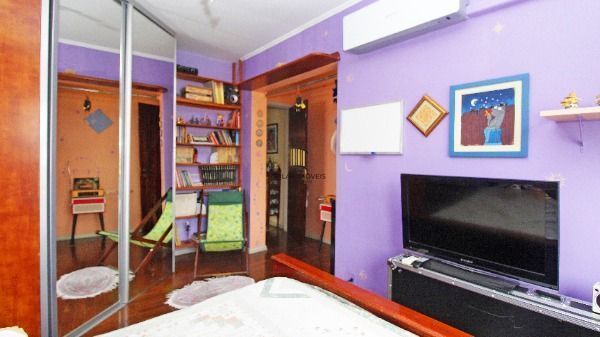 Cobertura em Porto Alegre, no bairro Petrópolis, com 3 dormitório(s), e 3 banhei