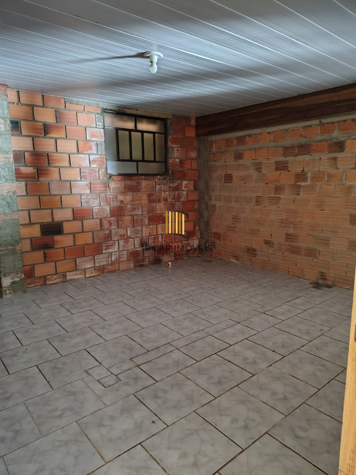 Residência com 3 dormitórios sendo 1 suíte á venda bairro Medianeira