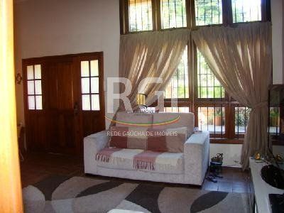 Casa para Venda - 200m², 3 dormitórios, sendo 1 suites, 4 vagas - Jardim Isabel