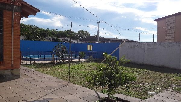 Casa em Porto Alegre, no bairro Aberta dos Morros, com 4 dormitório(s), e 4 banh