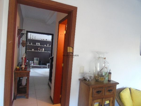 Casa para Venda - 306.3m², 3 dormitórios, sendo 1 suites, 2 vagas - Urubatã