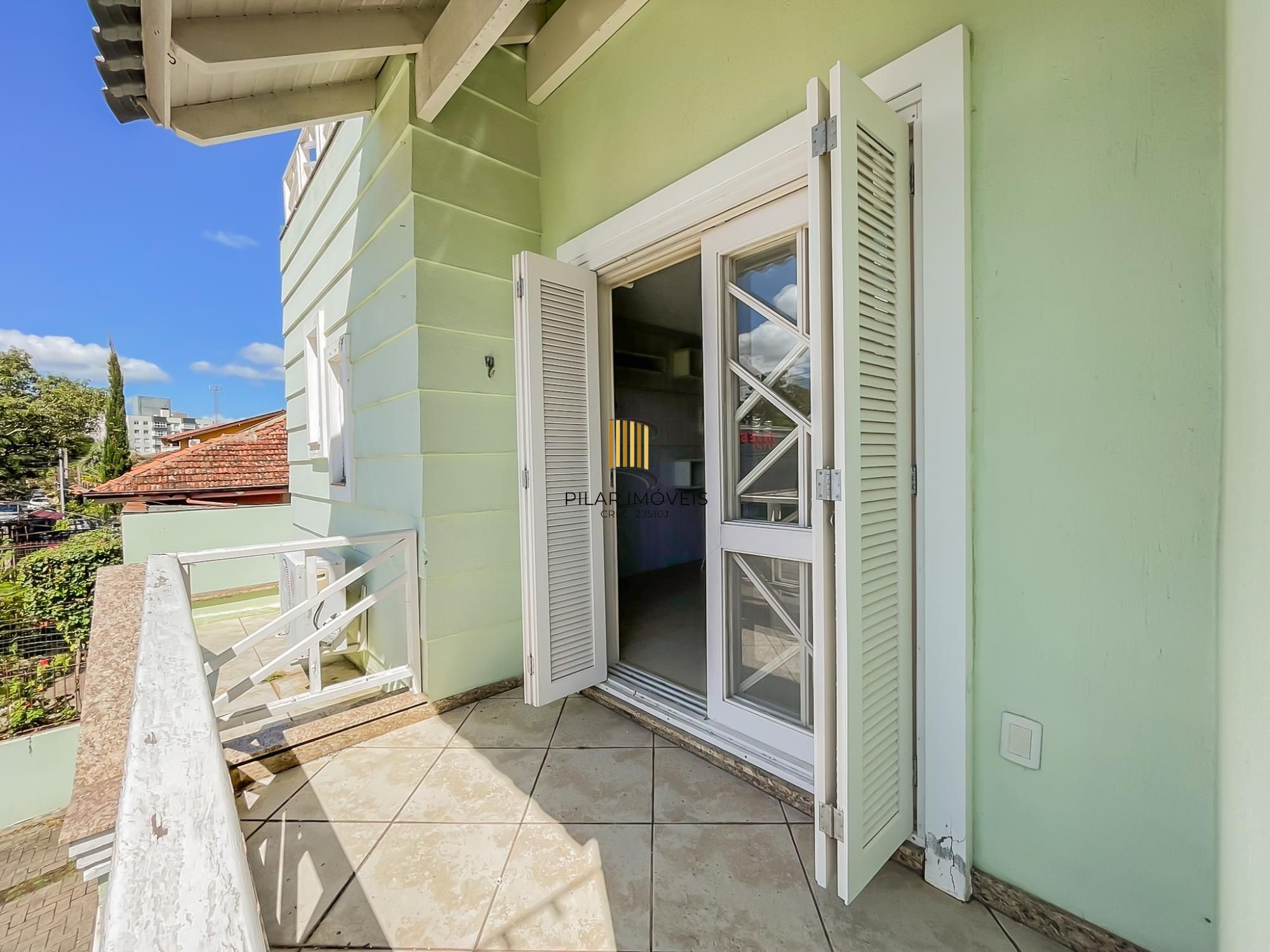 Casa 3 dormitórios no bairro Cristal