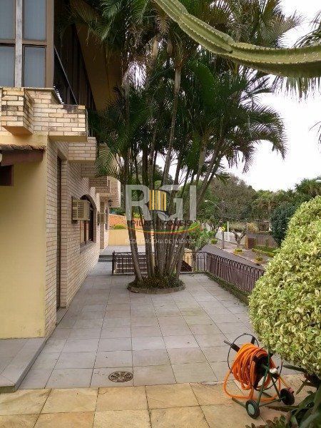 Casa para Venda - 741m², 5 dormitórios, sendo 3 suites, 9 vagas - Espirito Santo