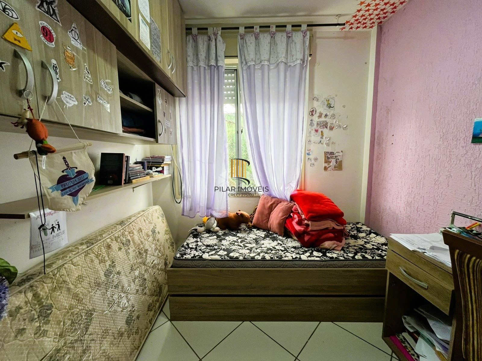 Apartamento 2 dormitórios, perto de todos recursos do bairro.