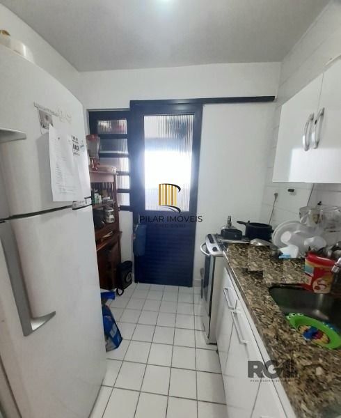 Apartamento em Porto Alegre, no bairro Glória, com 2 dormitório(s), e 2 banheiro