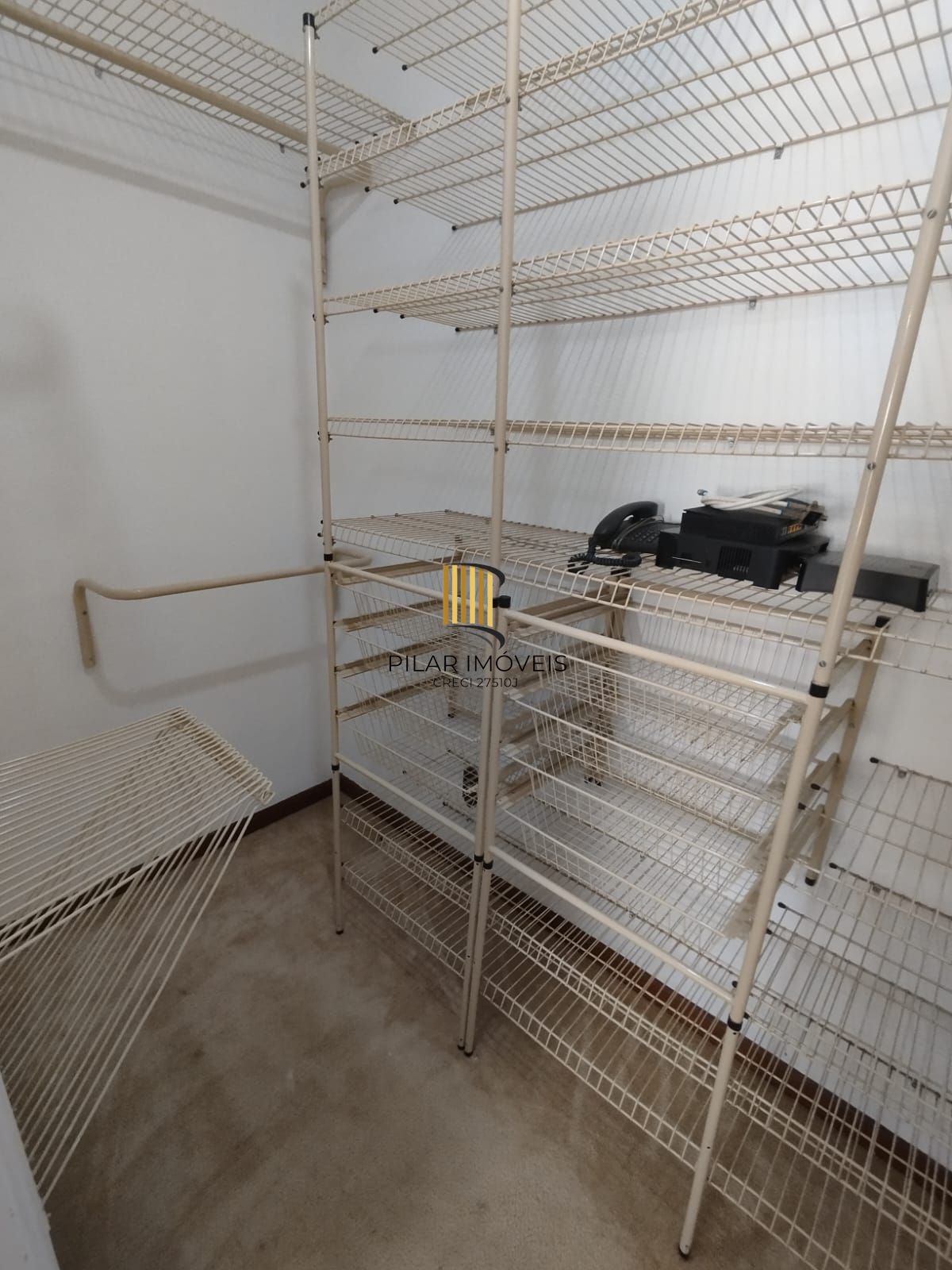 Apartamento 2 dormitórios, closet, 2 banheiros, dep. empregada vista, para o Gua