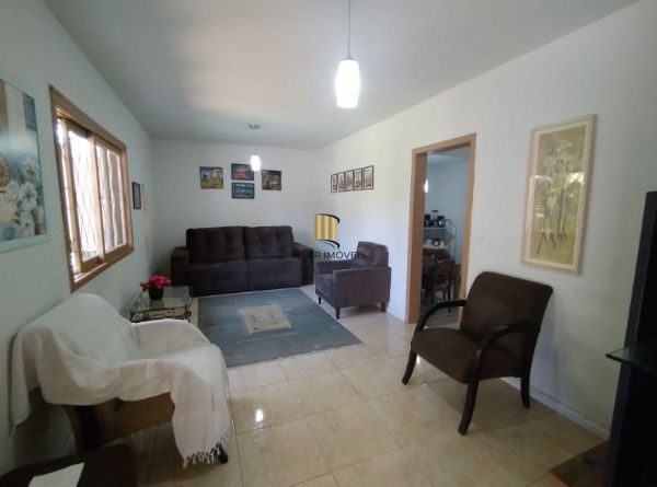 Casa em Porto Alegre, no bairro Vila Nova, com 2 dormitório(s), e 2 banheiros, à