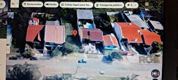 Terreno em Porto Alegre, no bairro Vila Nova, à venda.