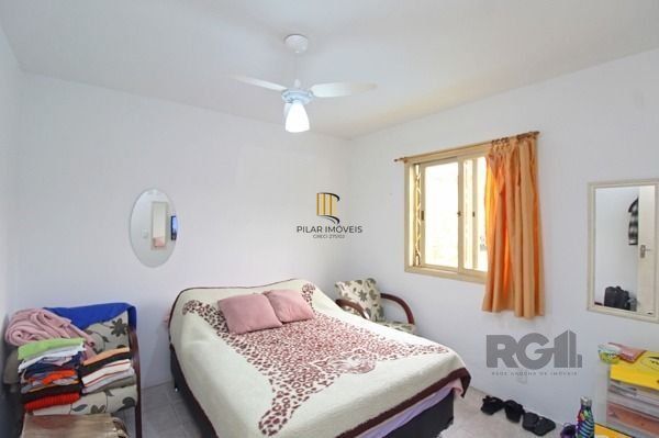 Casa em Porto Alegre, no bairro Ipanema, com 4 dormitório(s), e 4 banheiros, à v