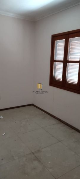 Casa para Venda - 75m², 3 dormitórios, 2 vagas - Guarujá