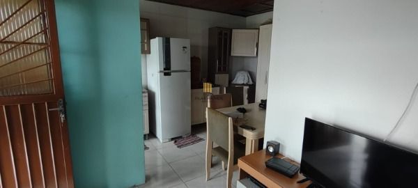 Casa em Porto Alegre, no bairro Campo Novo, com 2 dormitório(s), e 2 banheiros, 