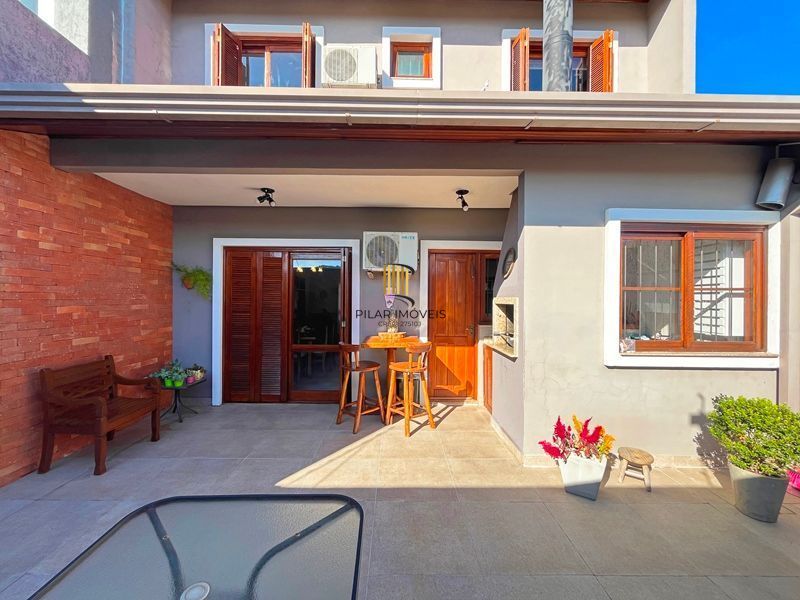 Casa Residencial com 3 dormitórios à Venda na Hípica.