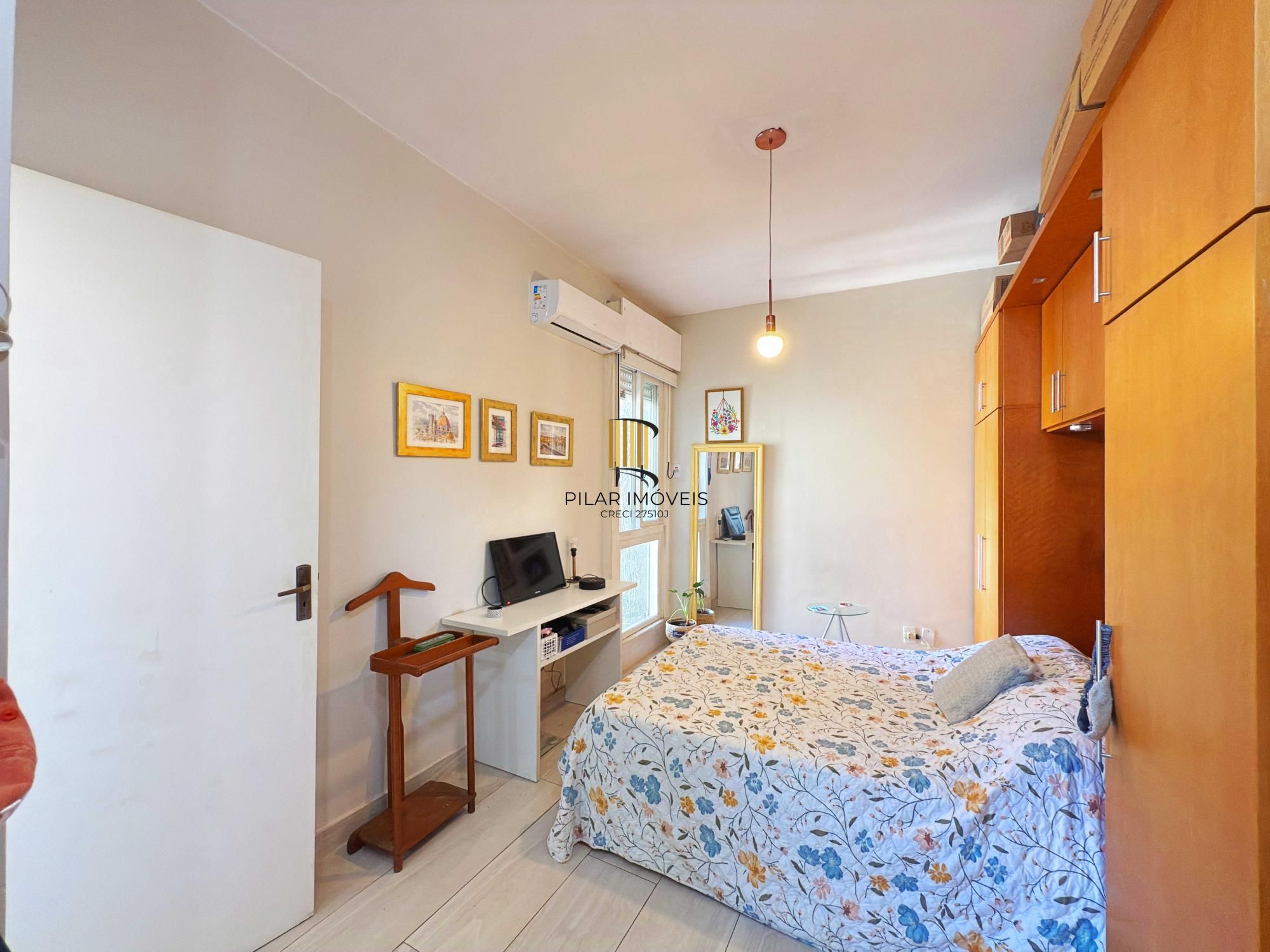 Triplex 4 dormitórios no bairro Pedra Redonda