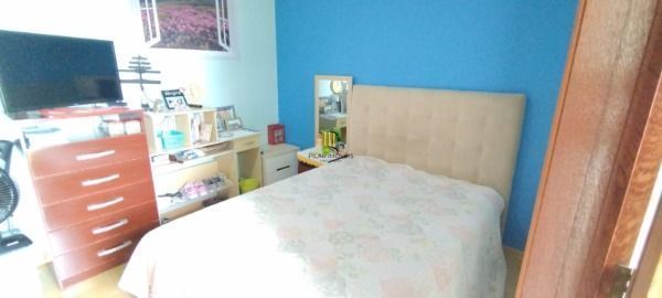 Casa em Porto Alegre, no bairro Nonoai, com 6 dormitório(s), e 6 banheiros, à ve